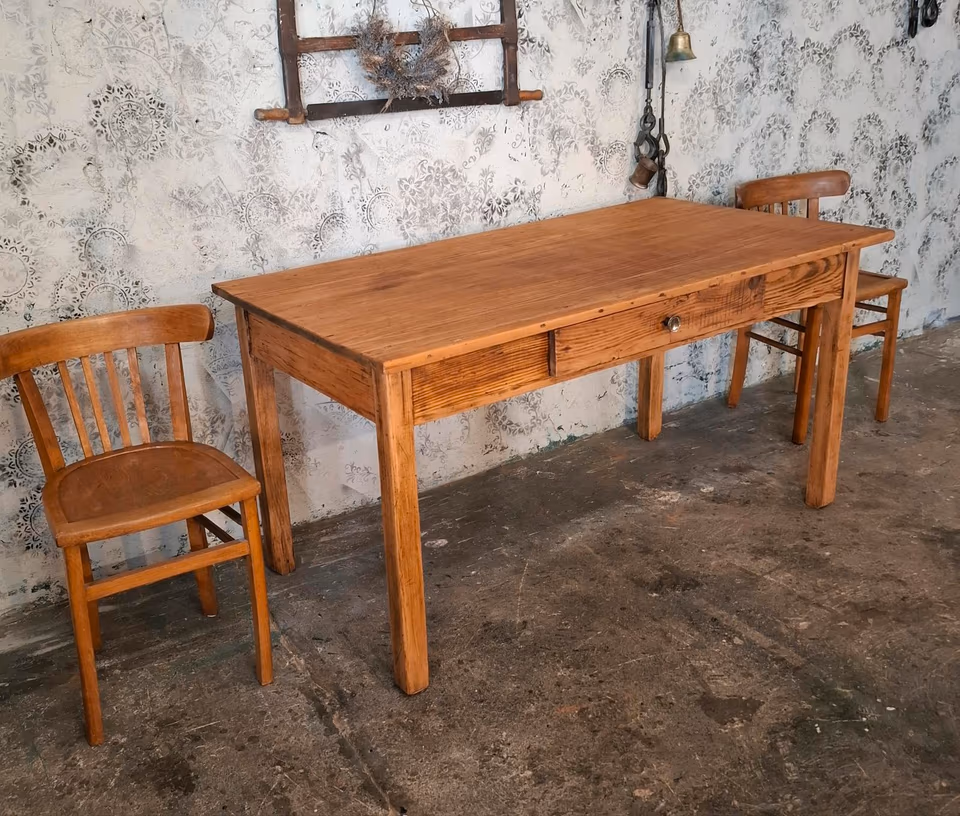 Wirtshaustisch/ Uriger Gasthof Tisch mit Schublade!