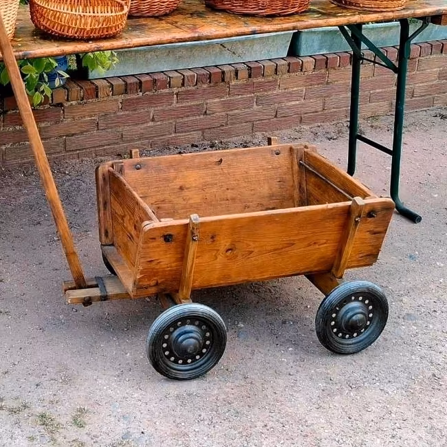 Antiker Bollerwagen/ Alter Holzwagen/Kultig & Zeitlos!
