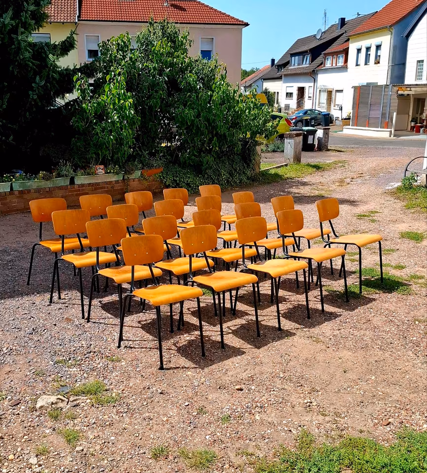 Vintage Stapelstühle/ 1960ger Kantinen Stühle/ Pagholz Stühle !
