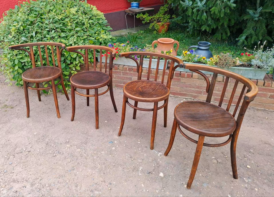 Kaffeehausstuhl/Bistrostuhl/Bugholzstuhl/ 4 Set.