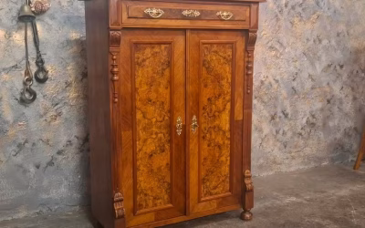 Antikes Vertico Eleganter Hochschrank aus der Gründerzeit um 1880